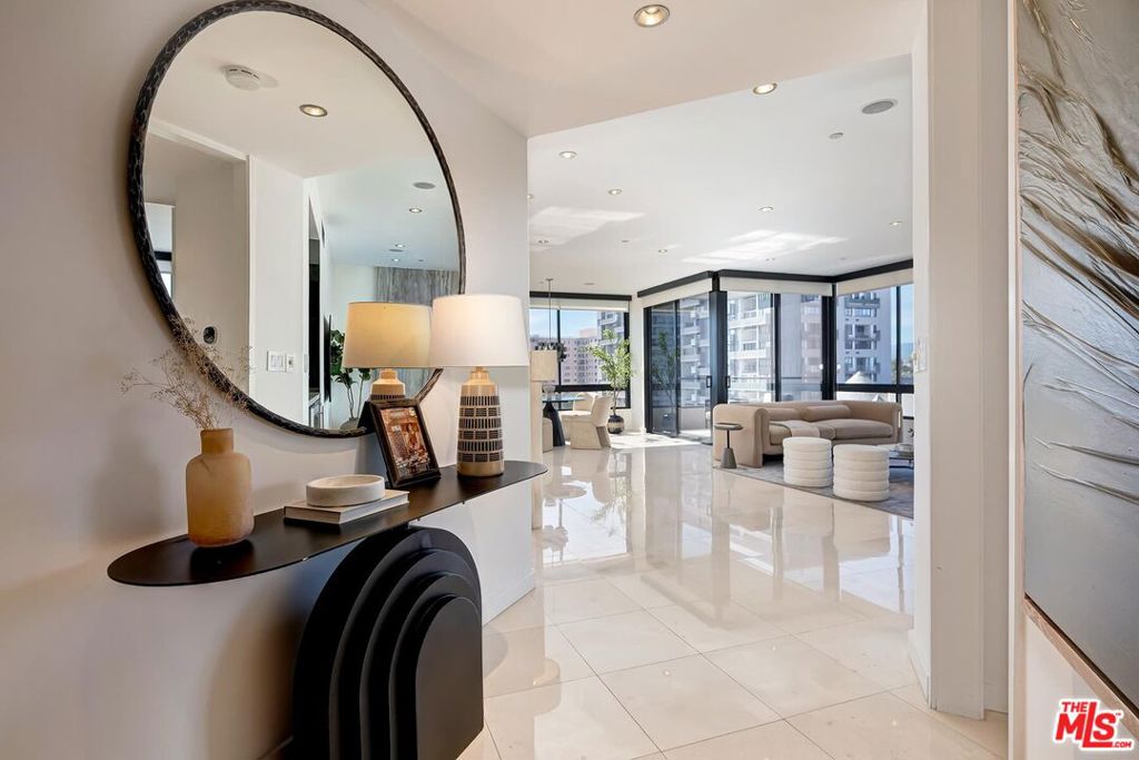 10350 Wilshire Boulevard 702