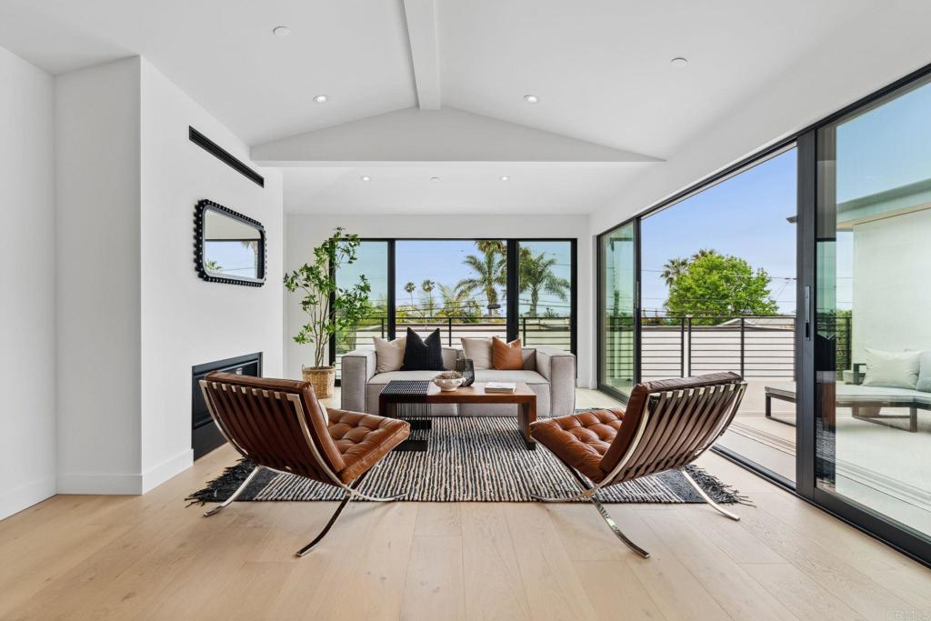 2052 Montgomery Avenue