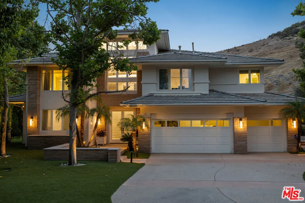 Westlake Village, California 91361, United States, 5 Bedrooms Bedrooms, ,6 BathroomsBathrooms,Residential,Active,87939