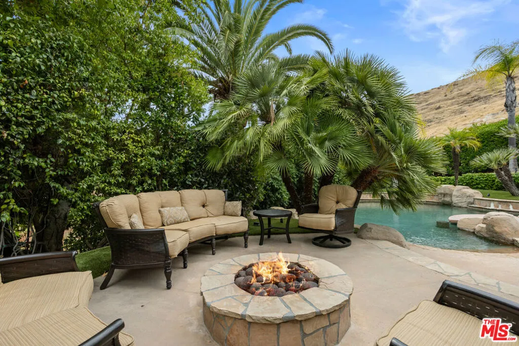 Westlake Village, California 91361, United States, 5 Bedrooms Bedrooms, ,6 BathroomsBathrooms,Residential,Active,87939