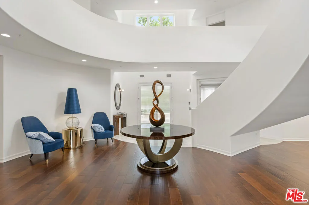 Westlake Village, California 91361, United States, 5 Bedrooms Bedrooms, ,6 BathroomsBathrooms,Residential,Active,87939