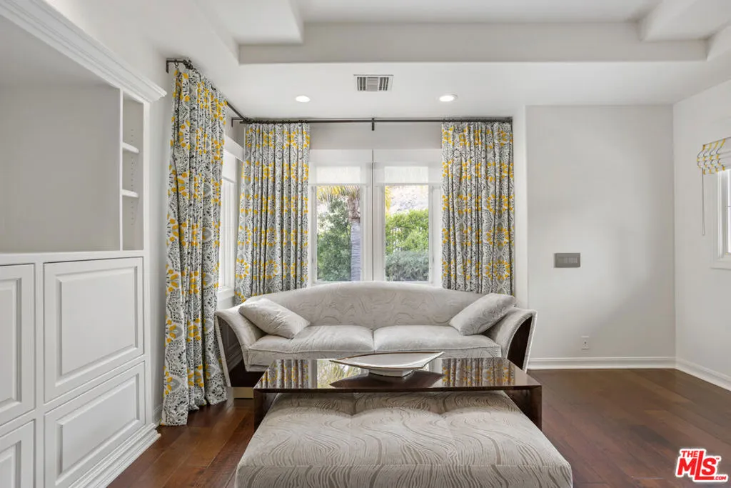 Westlake Village, California 91361, United States, 5 Bedrooms Bedrooms, ,6 BathroomsBathrooms,Residential,Active,87939