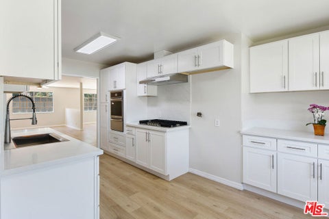 Tiny photo for 22848 Cohasset Street, West Hills, CA 91307 (MLS # 26998037)