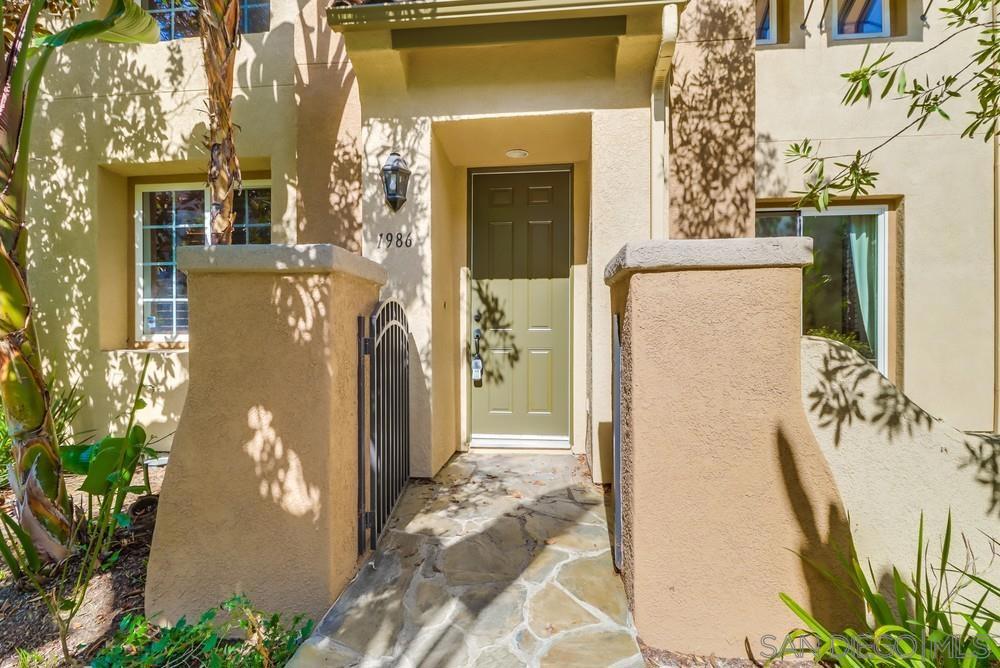 Welcome to 1986 Caminito de La Cruz! This desirable corner residence offers 4 spacious bedrooms plus a versatile loft upstairs, perfect for an office, playroom, or media space. The home features a private yard, ideal for outdoor dining, gardening, or simply relaxing. Conveniently located in a sought-after community close to shopping, dining, and top schools, this property combines comfort, functionality, and location in one. Don’t miss the chance to make this special home yours!