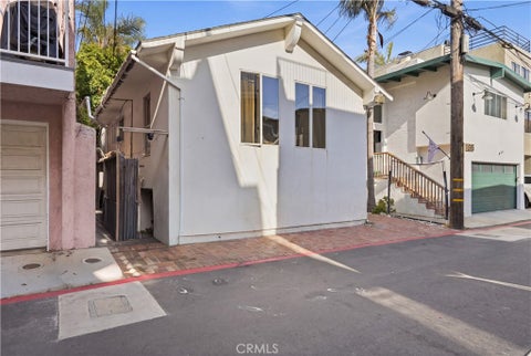 Photo of 518 Bayview Drive, Hermosa Beach, CA 90254 (MLS # SB26097503)