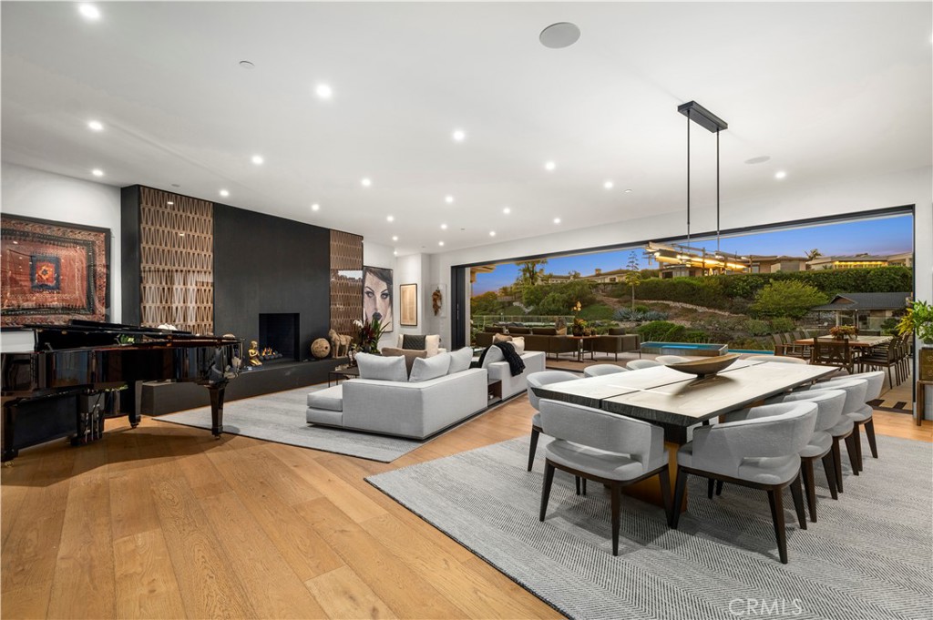 1521 Bayadere Terrace