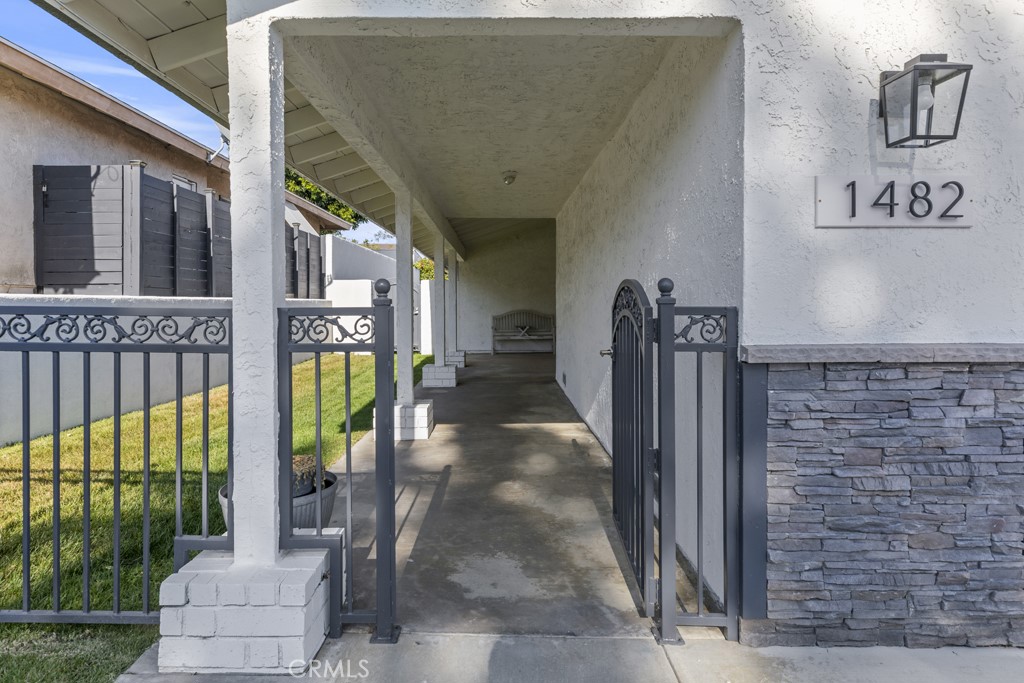 1482 Bibiana Way