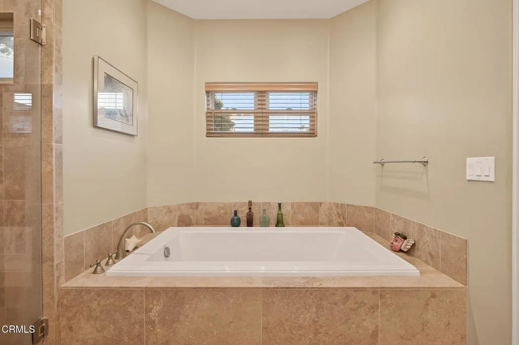 Ojai, California 93023, United States, 3 Bedrooms Bedrooms, ,3 BathroomsBathrooms,Residential,Active,216497