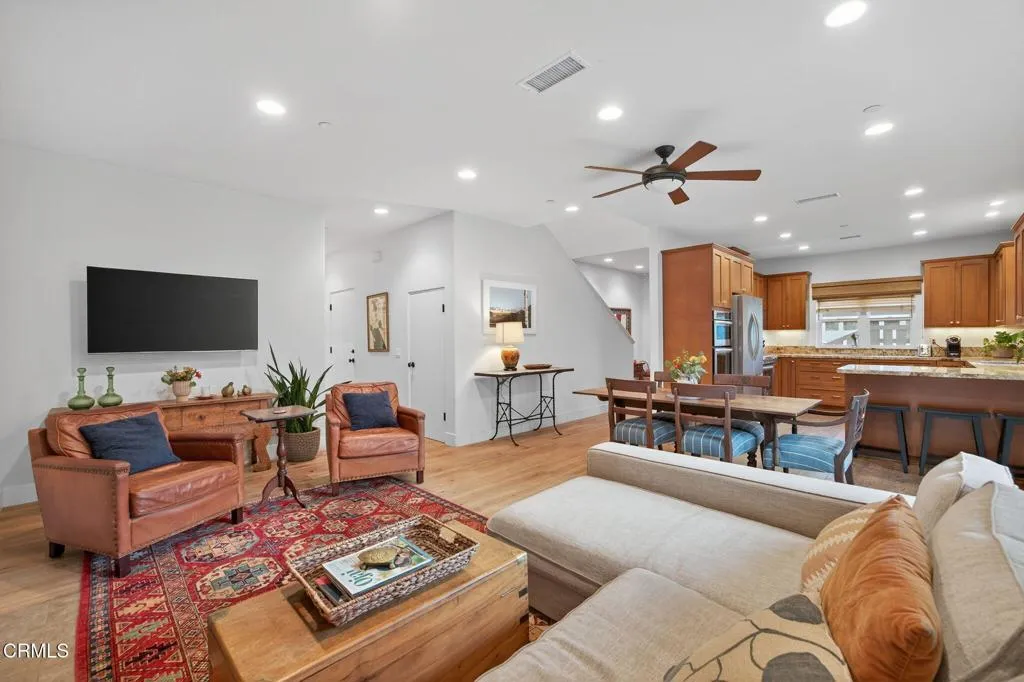 Ojai, California 93023, United States, 3 Bedrooms Bedrooms, ,3 BathroomsBathrooms,Residential,Active,216497