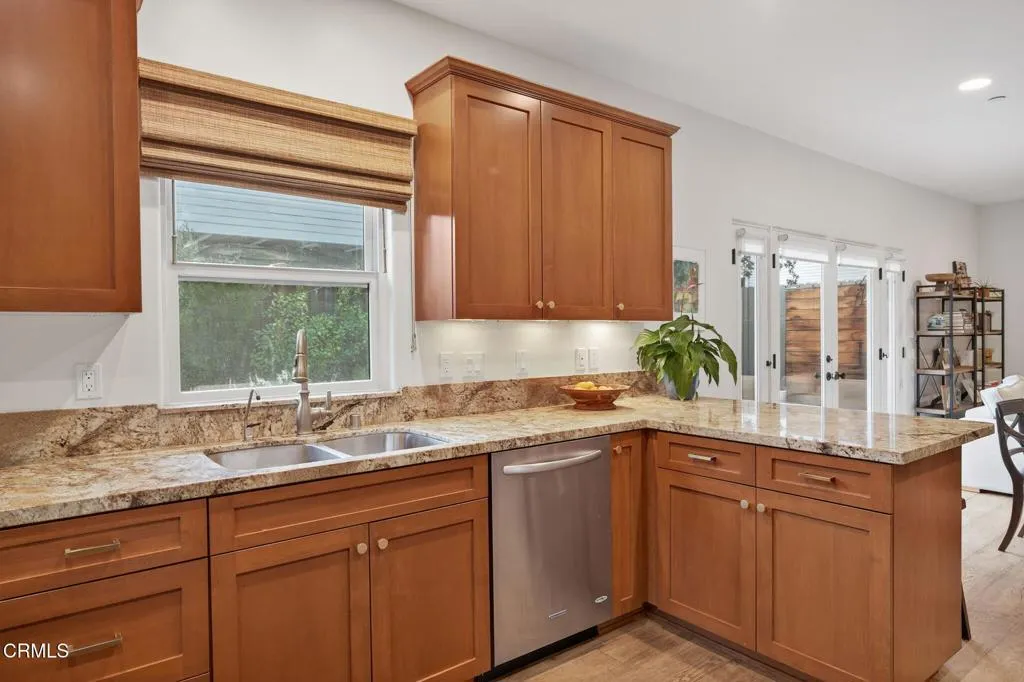 Ojai, California 93023, United States, 3 Bedrooms Bedrooms, ,3 BathroomsBathrooms,Residential,Active,216497