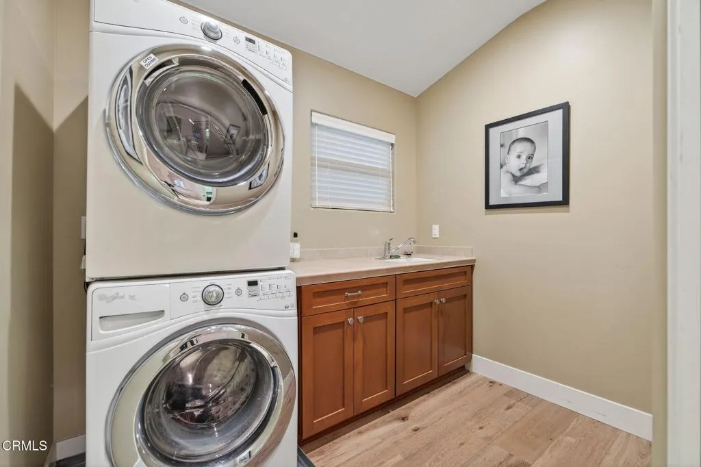 Ojai, California 93023, United States, 3 Bedrooms Bedrooms, ,3 BathroomsBathrooms,Residential,Active,216497