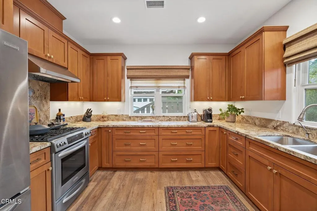 Ojai, California 93023, United States, 3 Bedrooms Bedrooms, ,3 BathroomsBathrooms,Residential,Active,216497