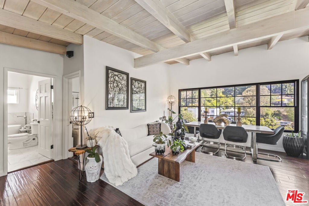 6335 Grape Place, Los Angeles CA 90068