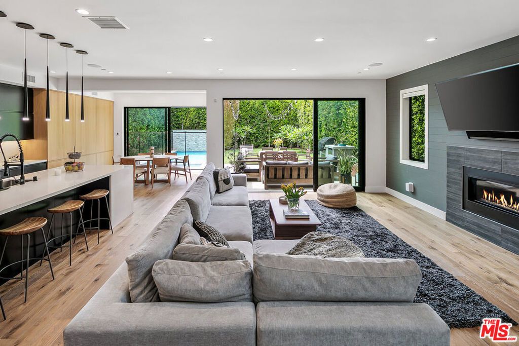 Photo of 1037 Palms Boulevard, Venice, CA 90291 (MLS # 26728141)