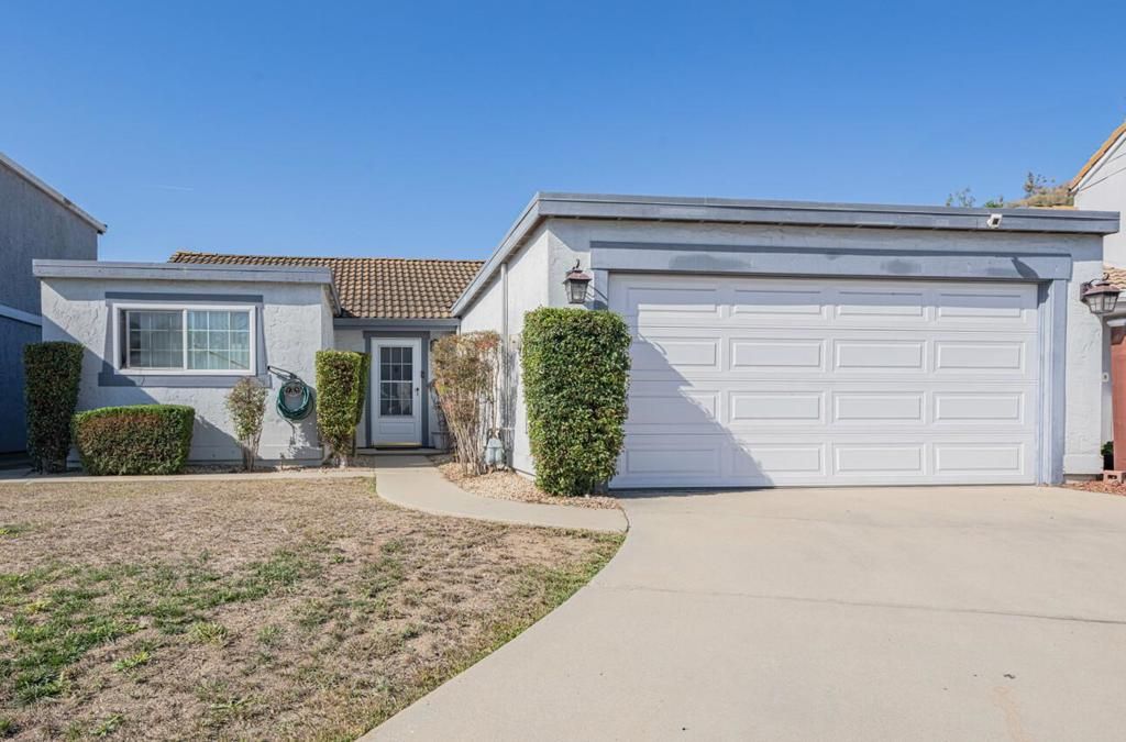 Photo of 1139 Sherman Drive, Salinas, CA 93907 (MLS # ML82025452)