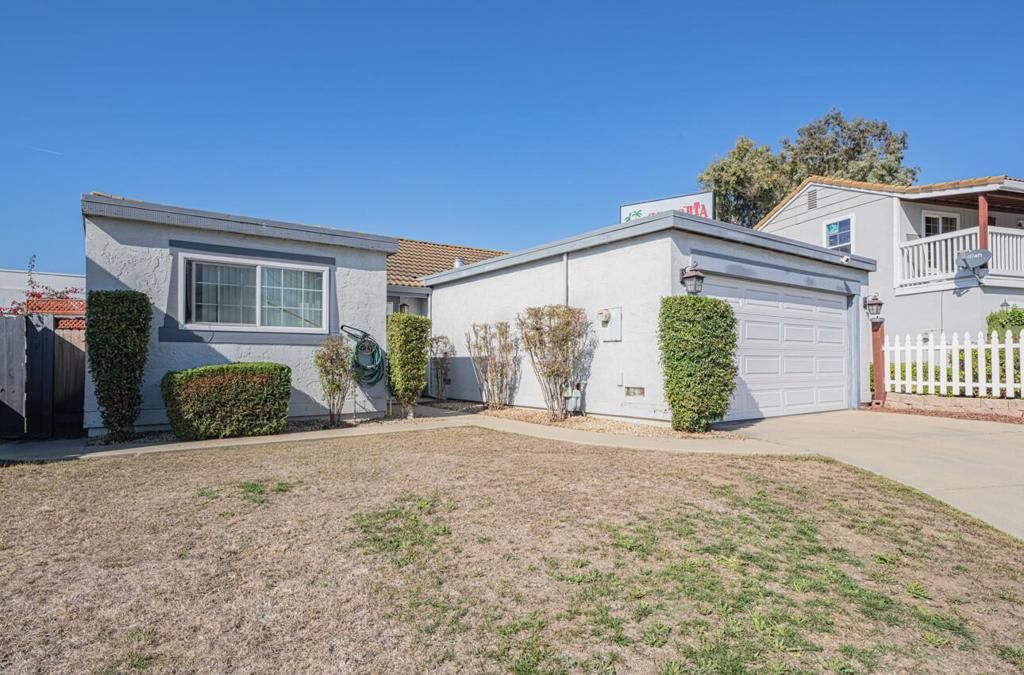 Photo of 1139 Sherman Drive, Salinas, CA 93907 (MLS # ML82025452)
