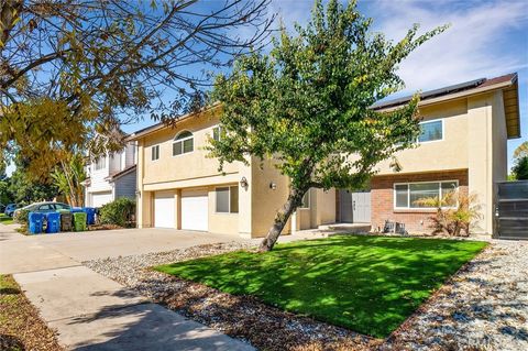 Photo of 18839 Miranda St, Tarzana, CA 91356 (MLS # SR26043147)