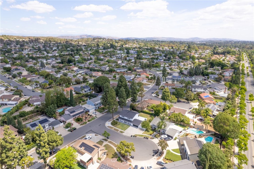 1516 Sunset Lane