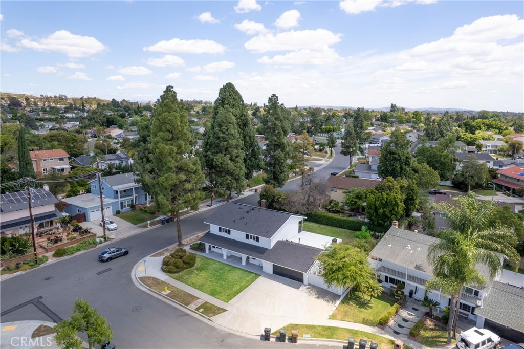 1516 Sunset Lane
