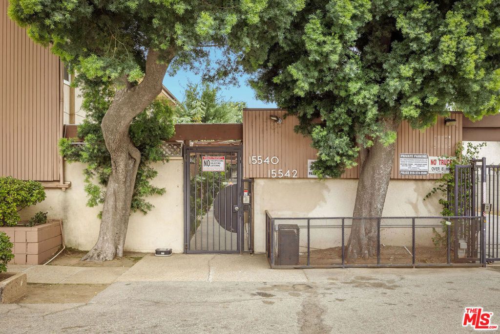 Photo of 15540 Sherman Way #14, Van Nuys, CA 91406 (MLS # 26647629)