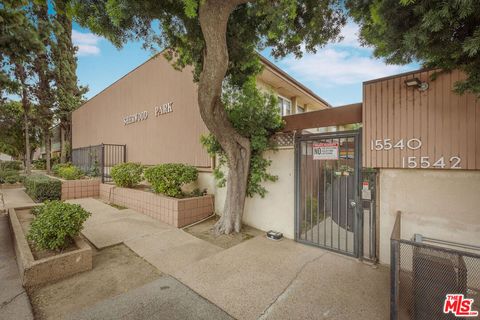 Photo of 15540 Sherman Way #14, Van Nuys, CA 91406 (MLS # 26647629)