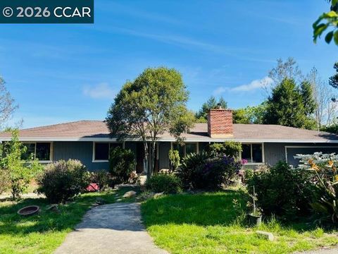 Photo of 3065 Pleasant Hill Road Rd, Sebastopol, CA 95472 (MLS # 41129966)