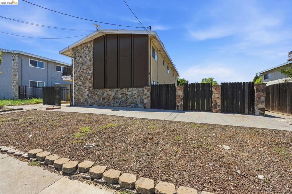 3513 Fairview