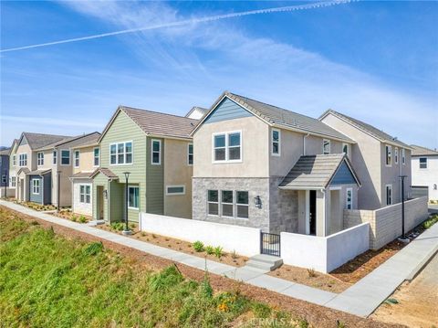 Photo of 27398 Fox Den Place, Valencia, CA 91381 (MLS # SR26097692)