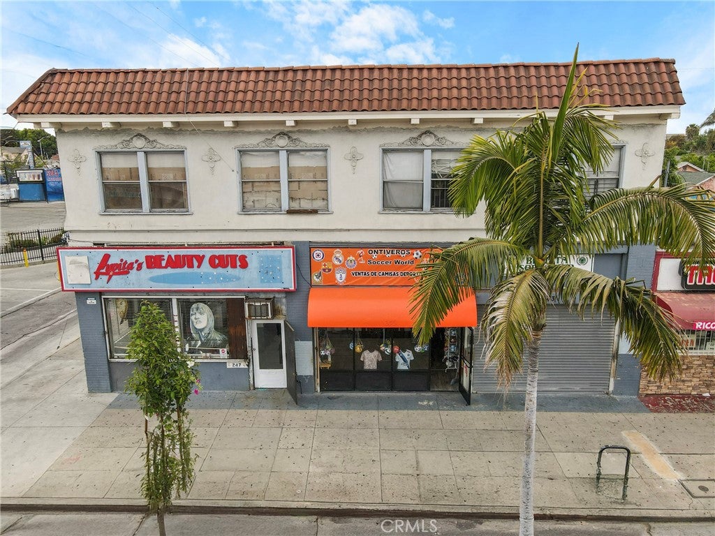 247 W Florence