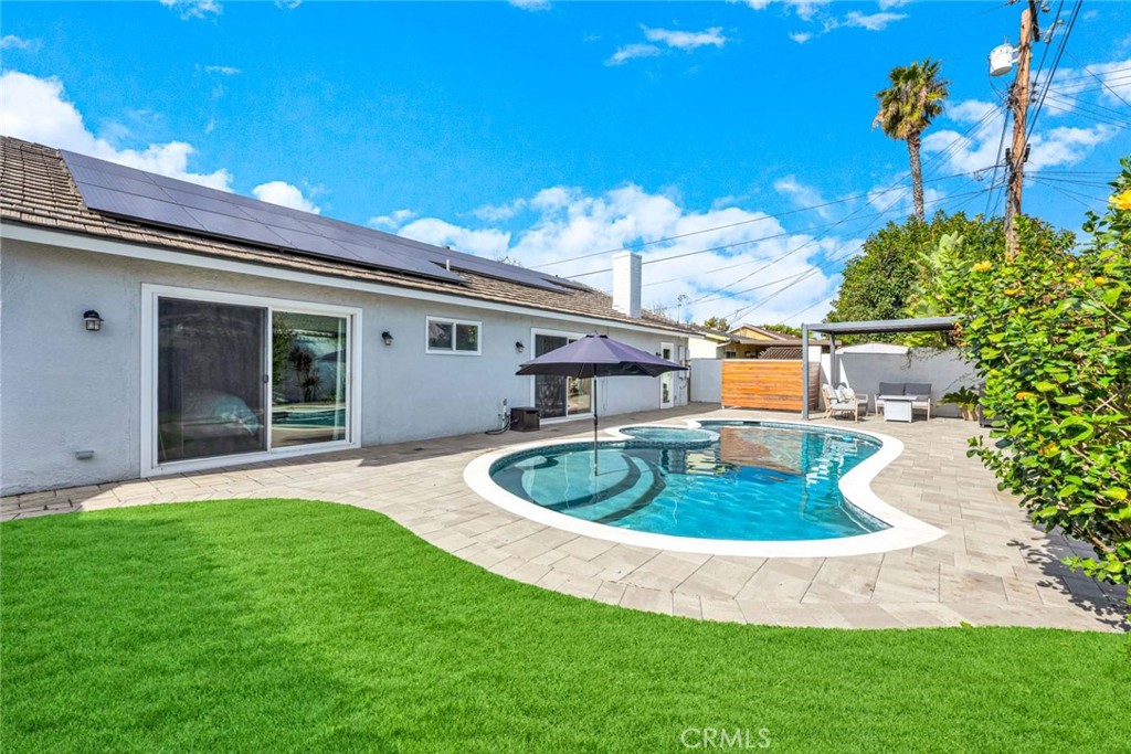 677 N Clinton Street