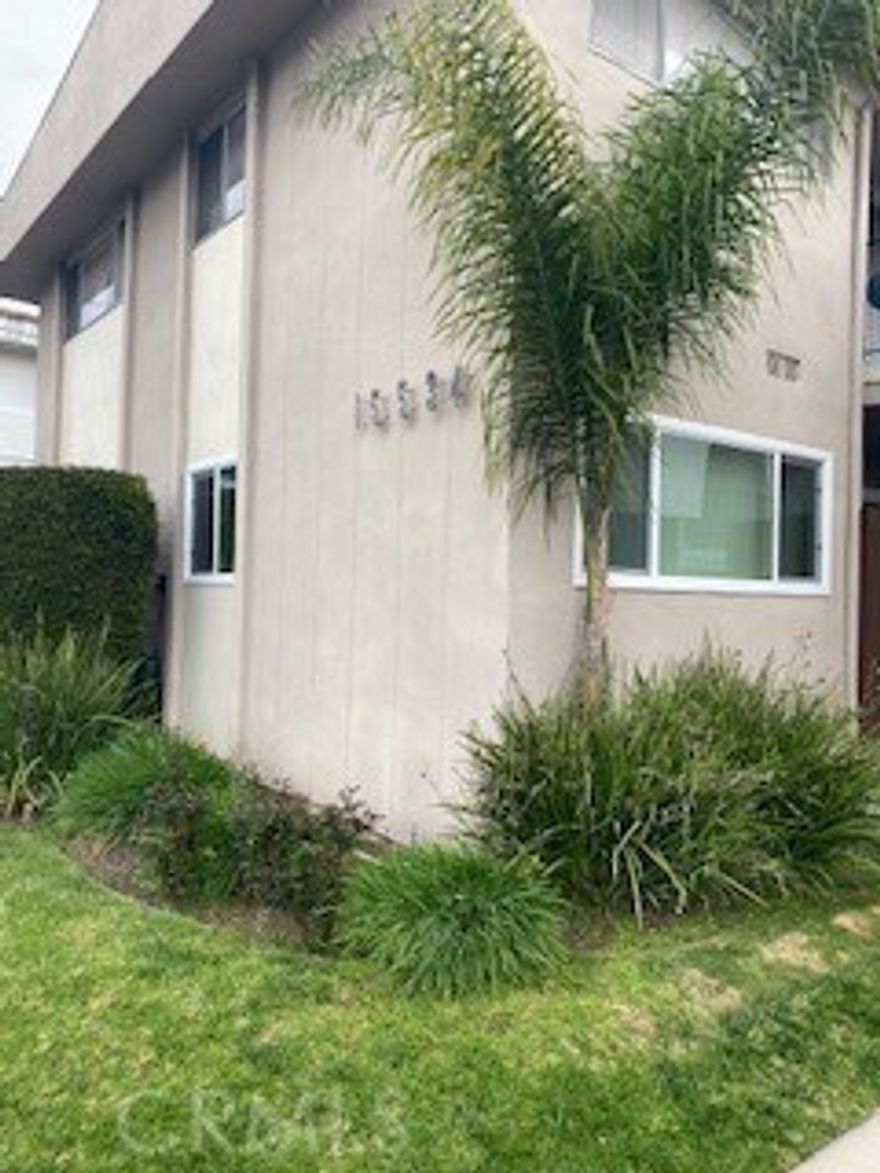 6 unit apartment complex located in a good Gardena location.  Building has updated units and has all new electric in order to conform to insurance requirements.  Most units have dishwashers and microwaves  Stoves and Refrigerators in most units.  Hardwood floors in some units. Owned laundry on site.  Newer hot water central tank.  Building is easy to self manage.  Gardena is exempt from la rent control but has Rent Mediation to help parties agree to rental increases.