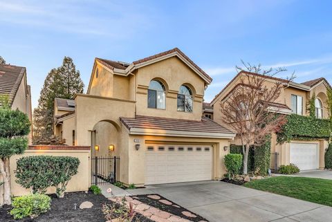 Photo of 2020 Canyon Lakes Dr Dr, San Ramon, CA 94582 (MLS # 41122985)