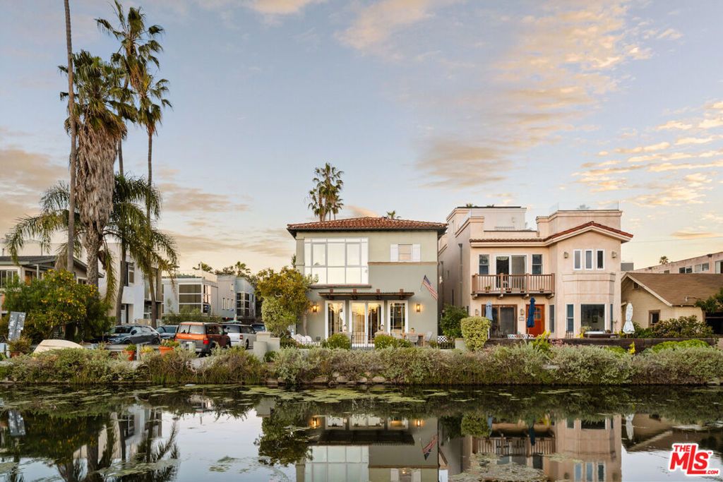 Photo of 2301 Eastern Canal, Venice, CA 90291 (MLS # 26656775)