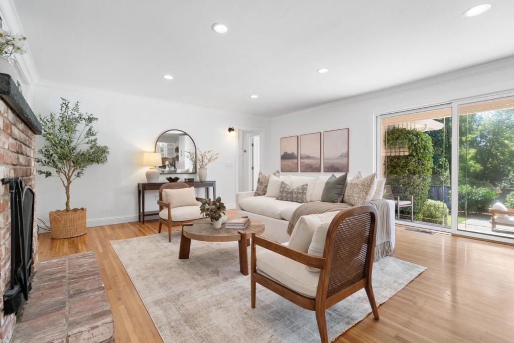 22 Pasatiempo Drive