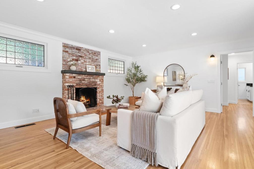 22 Pasatiempo Drive