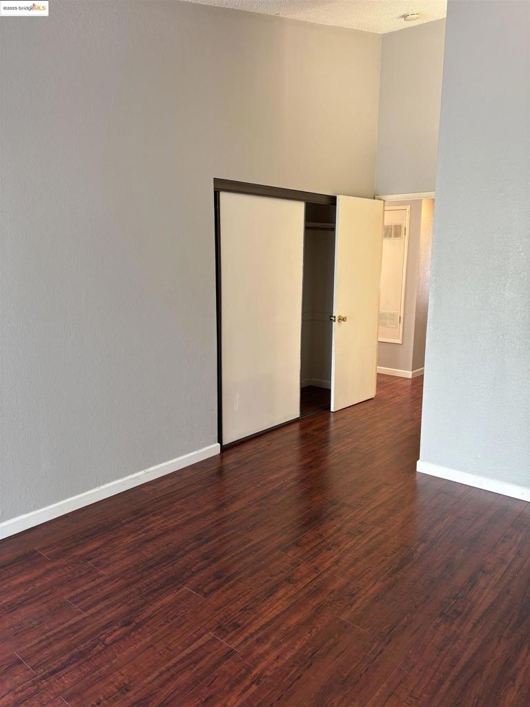 COUNTRY VILLAGE - Residential