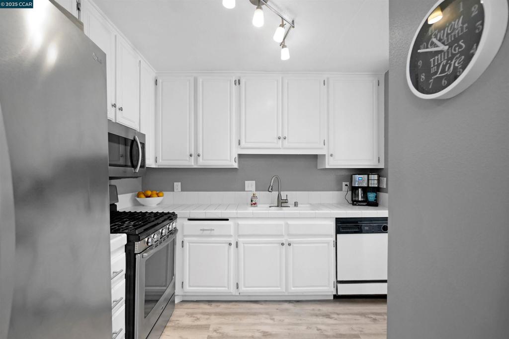 OLYMPIAN HILLS - Residential