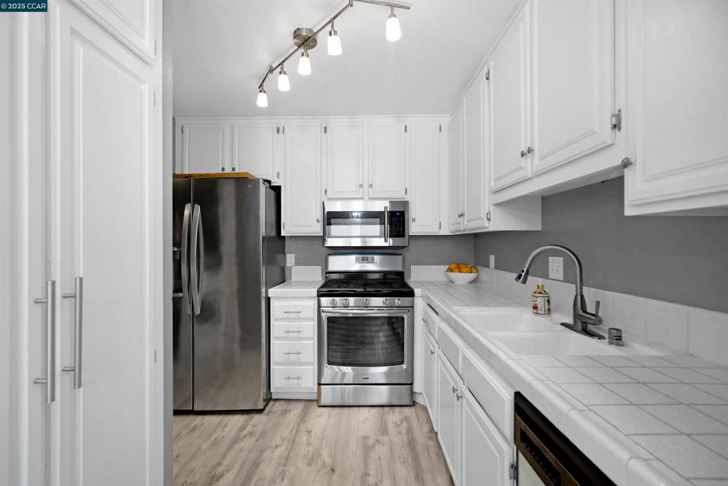 OLYMPIAN HILLS - Residential