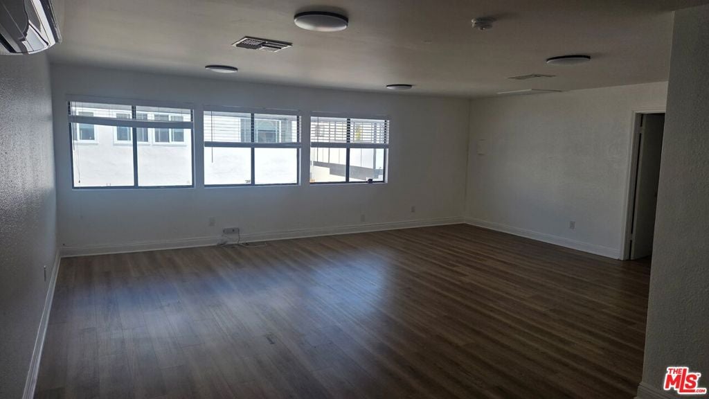 950 Hermosa Avenue 108