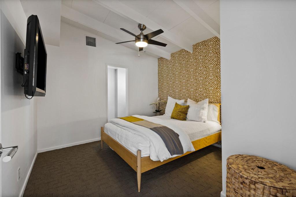 Thunderbird C.C. - Residential