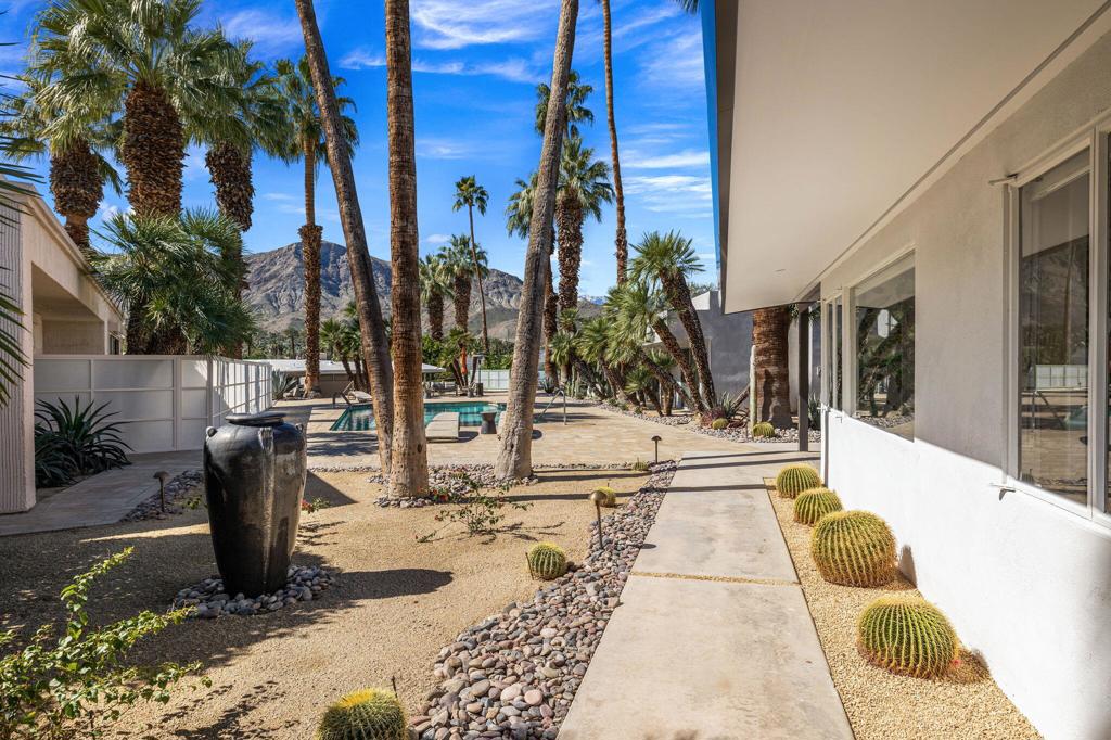 Thunderbird C.C. - Residential