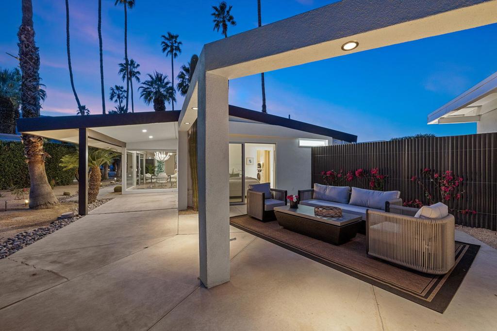 Thunderbird C.C. - Residential