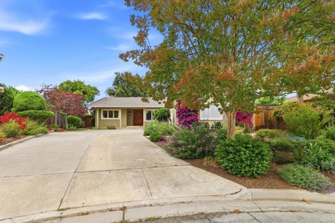 Photo of 18967 Palo Oaks Court, Saratoga, CA 95070 (MLS # ML82049727)