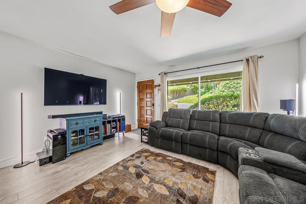 5661 Lake Park Way 6