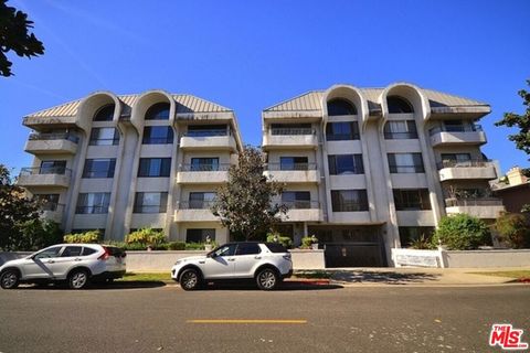 Photo of 221 S Gale Drive #305, Beverly Hills, CA 90211 (MLS # 26760909)