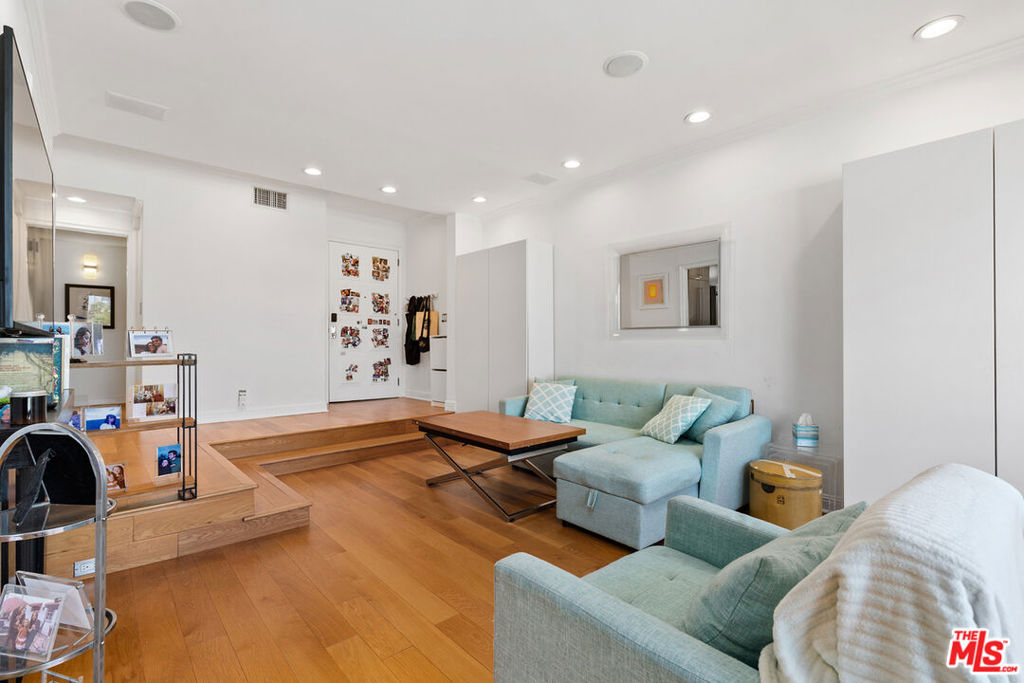 221 S Gale Drive 305