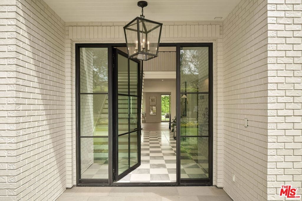 1072 Amalfi Drive