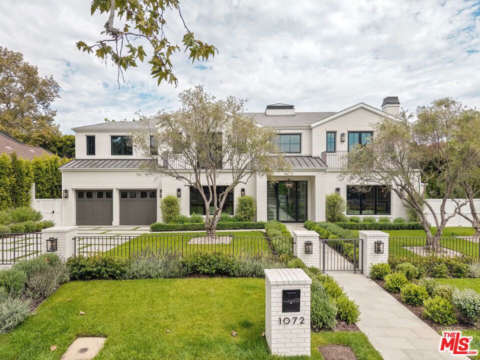 1072 Amalfi Drive