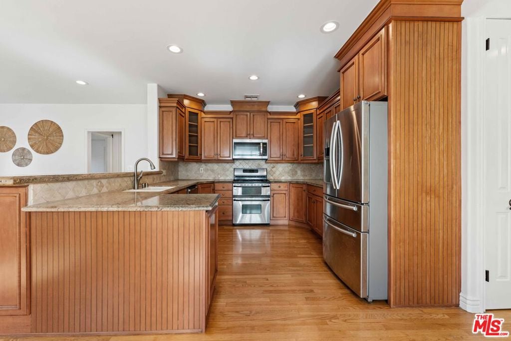 1280 W 8th Street