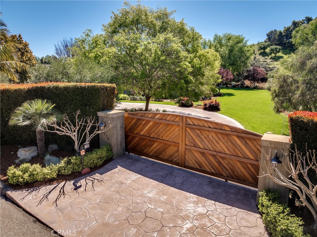 6775 Avila Valley Drive
